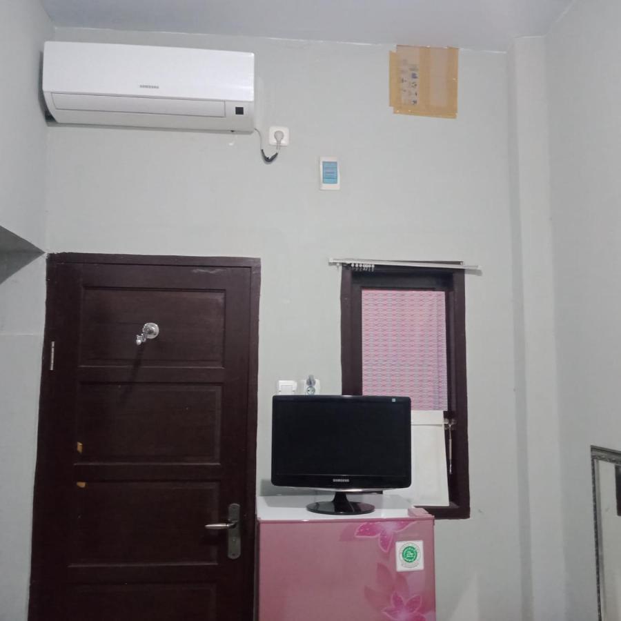 Spot On 2831 Orange Family Hotel Makassar